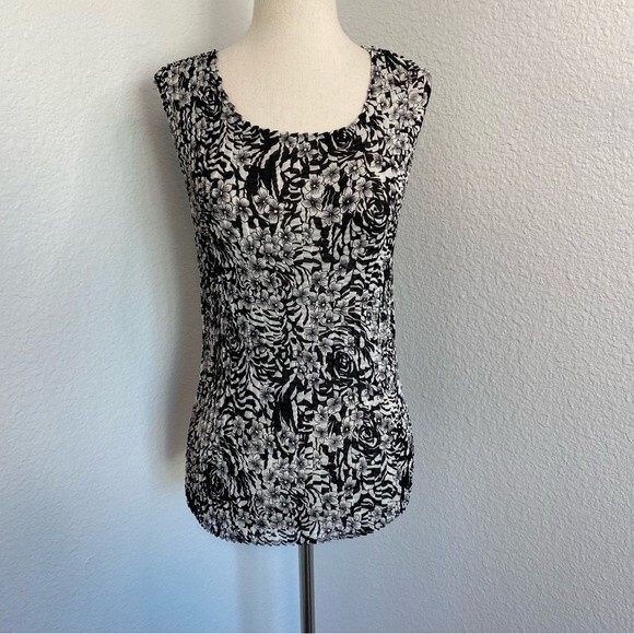 NWOT Black White Floral Design Crinkle Stretch Pleat Fabric by Elementz Size M - Picture 2 of 8